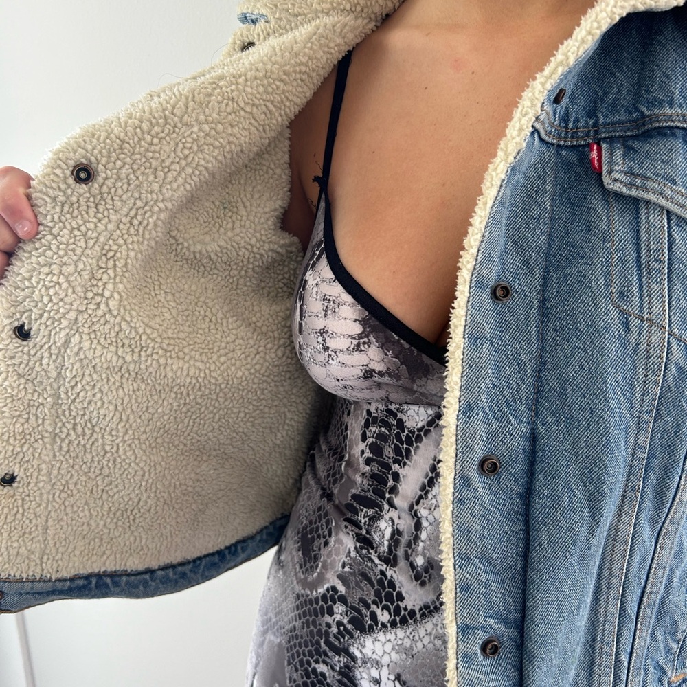 Levi’s jacket - Picture 2 of 2